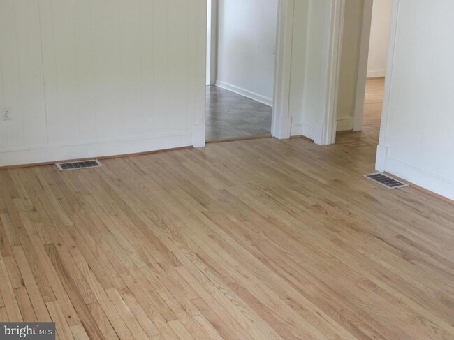 Photo - Lovely Cottage with Detached 2-Car Garage