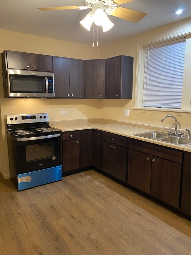 Building Photo - 4865 W Concord Pl