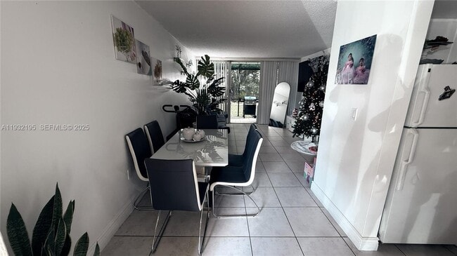 Building Photo - 8860 Fontainebleau Blvd Unit 103