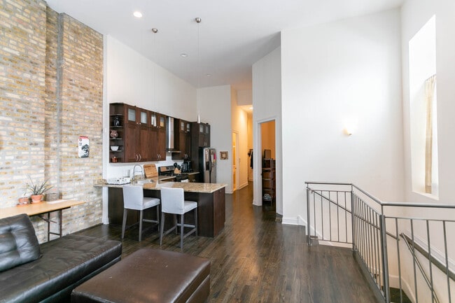 Photo - 1359 N Noble St Unit 1