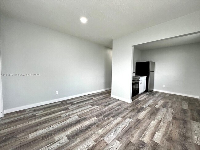 Photo - 725 NW 7th Ave Unit 2