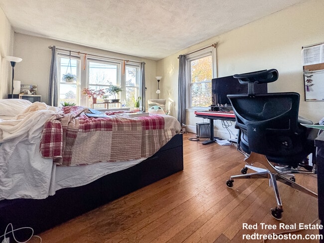 Photo - 28 Manet Rd Unit 3