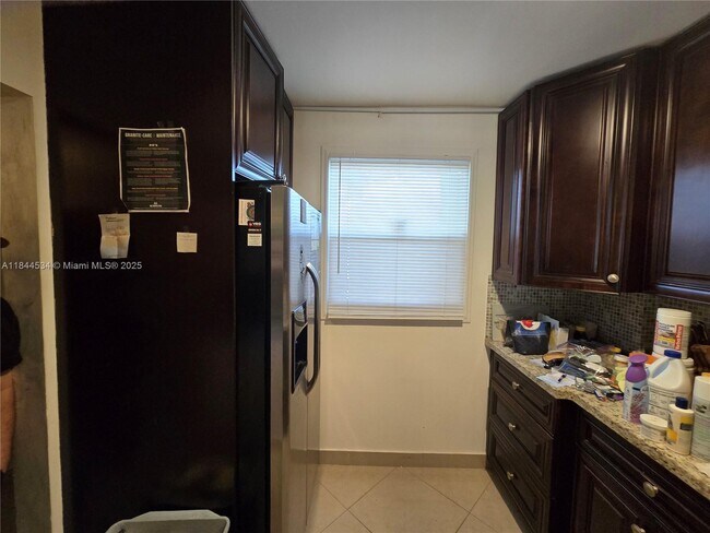 Photo - 115 Royal Pk Dr Unit 2H