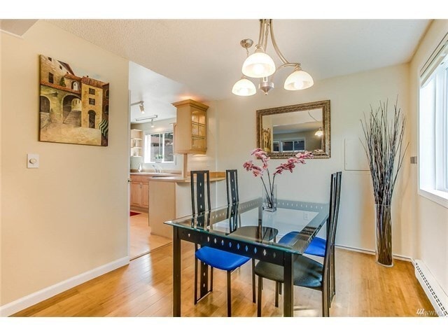 Photo - Beautiful 2 Bed 1.5 Bath in Sought After Woodridge, Bellevue.