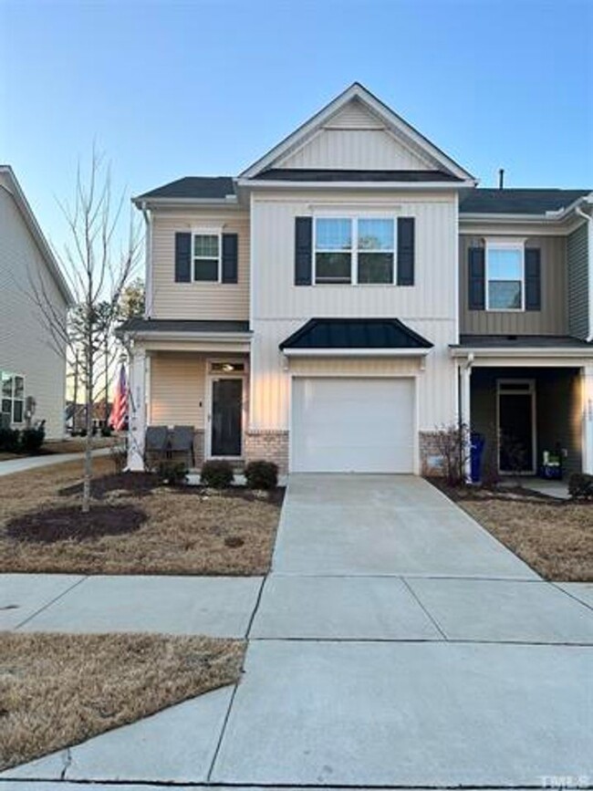 Spacious and Modern North Raleigh Townhome... - Spacious and Modern North Raleigh Townhome...