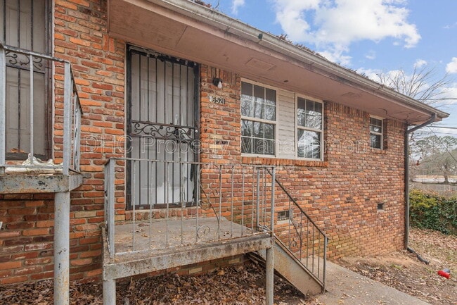 Photo - 6521 Raymond Dr