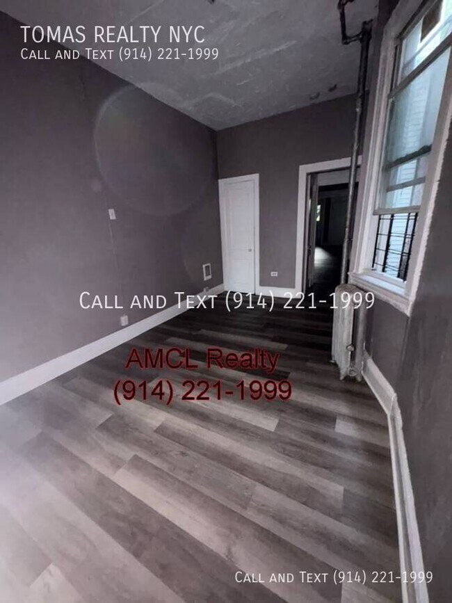 Photo - 165 E 3rd St