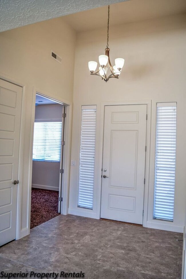 Photo - 4 bed, 2.5 bath home w/3 car garage