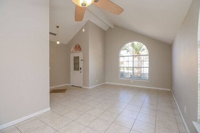 Photo - 707 W Mesquite St