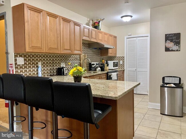 Photo - 1211 Race St Unidad 2F