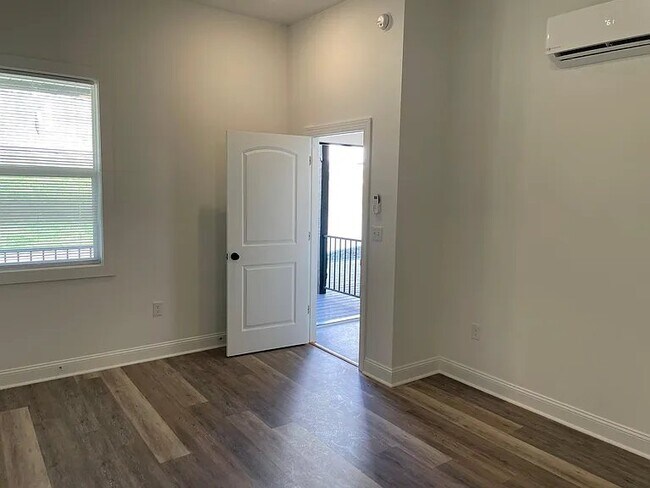 Photo - 431 Blackford St Unit Apt 2