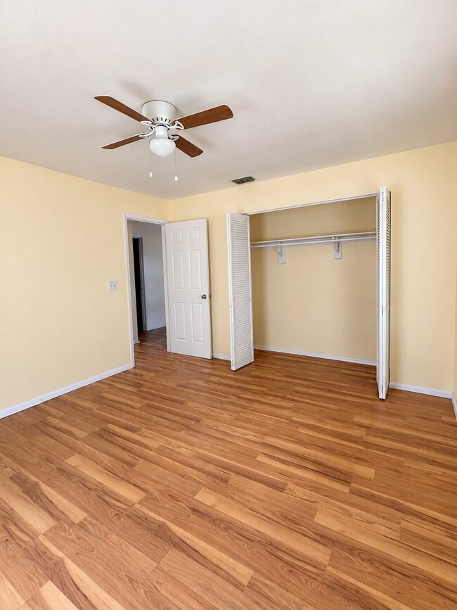 1613 28th St W