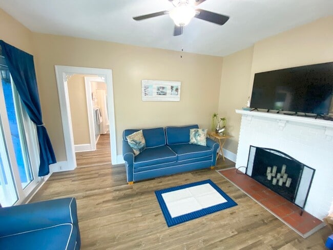 Photo - 412 N Peninsula Dr