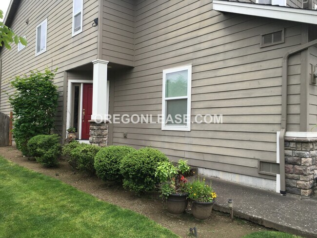 Photo - 3 bed 2.5 bath townhome in North Eugene Unit 2496 Belle Terra Dr