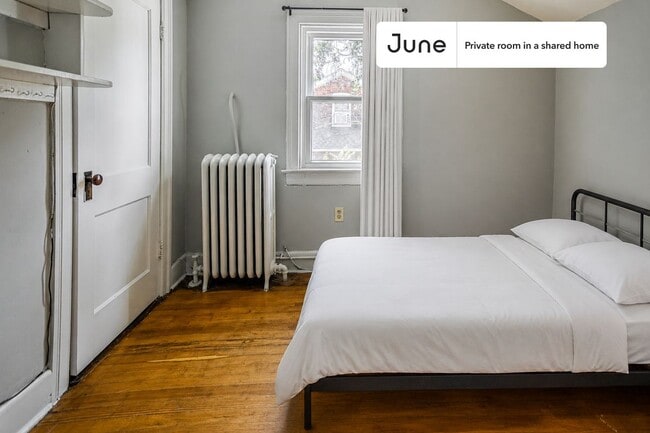 Building Photo - Room in Shared 6 bed/3 bath home in Brookland