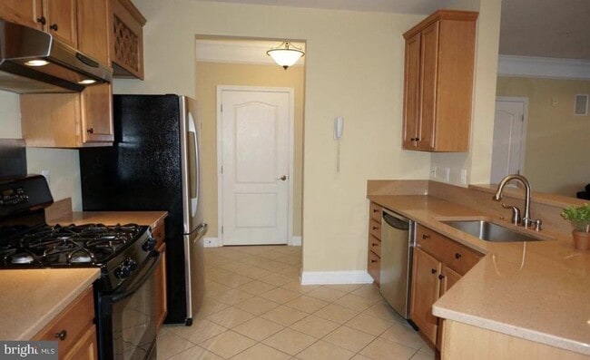 Photo - 5801 Clipper Ln Unit 205