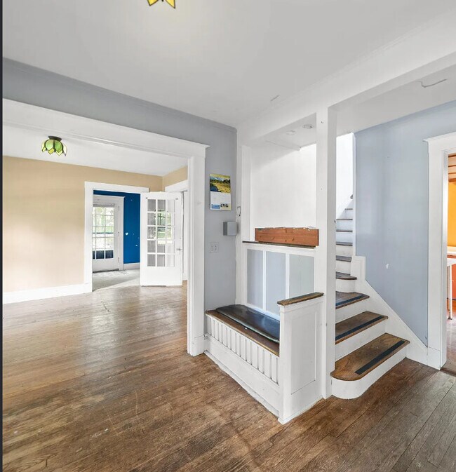 Photo - 1412 Cambridge Rd