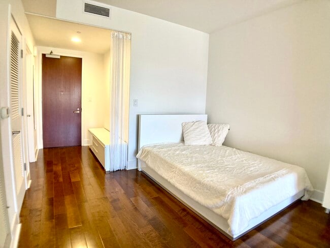 Building Photo - 88 E San Fernando St Unit 504 Rental