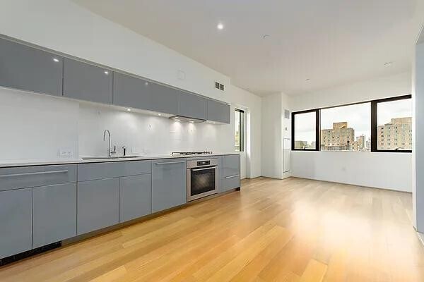 Building Photo - 123 Third Avenue