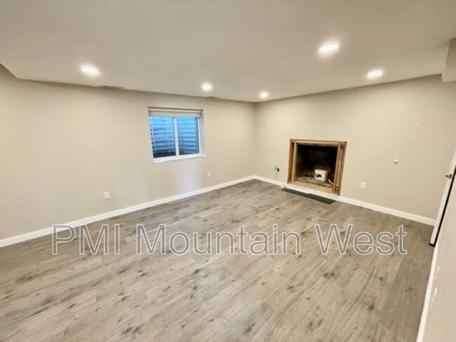 Photo - 762 Lacey Way