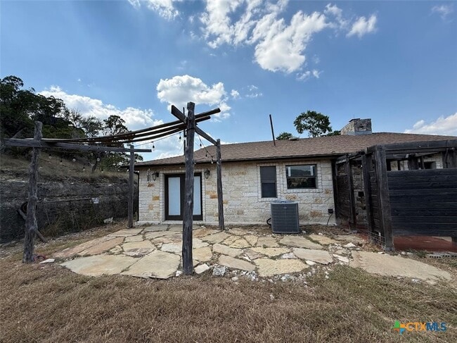 Photo - 901 Madrona Dr