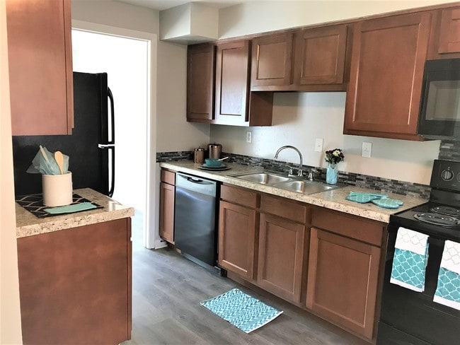 Photo - Chapel Hill Apartments