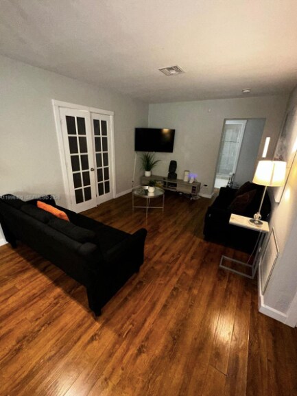 Photo - 1448 Dewey St