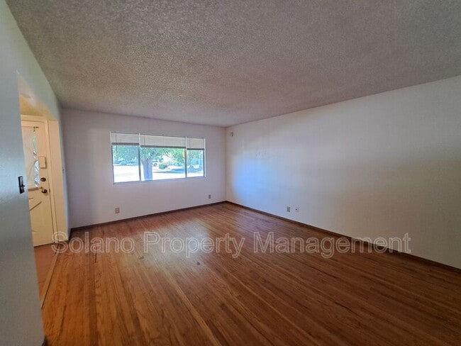 Photo - 2519 Heather Dr