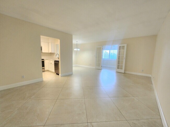 Photo - 3178 Via Poinciana Unit 402