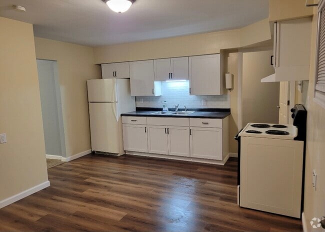 Building Photo - 707 Davis St Rental