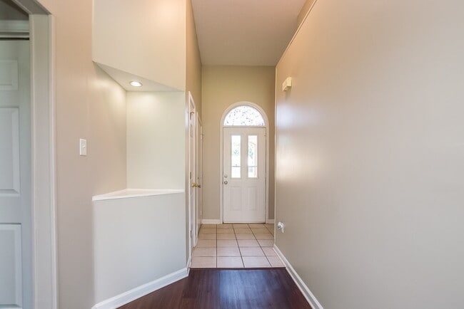 Photo - 10909 Lexington Dr