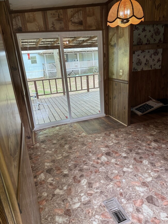 Photo - 601 Dillard Dr