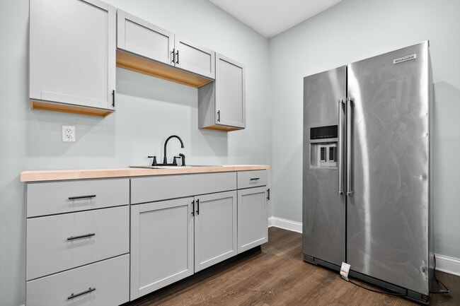 Photo - 3356 W 44th St Unidad 3356 W 44th Street  2