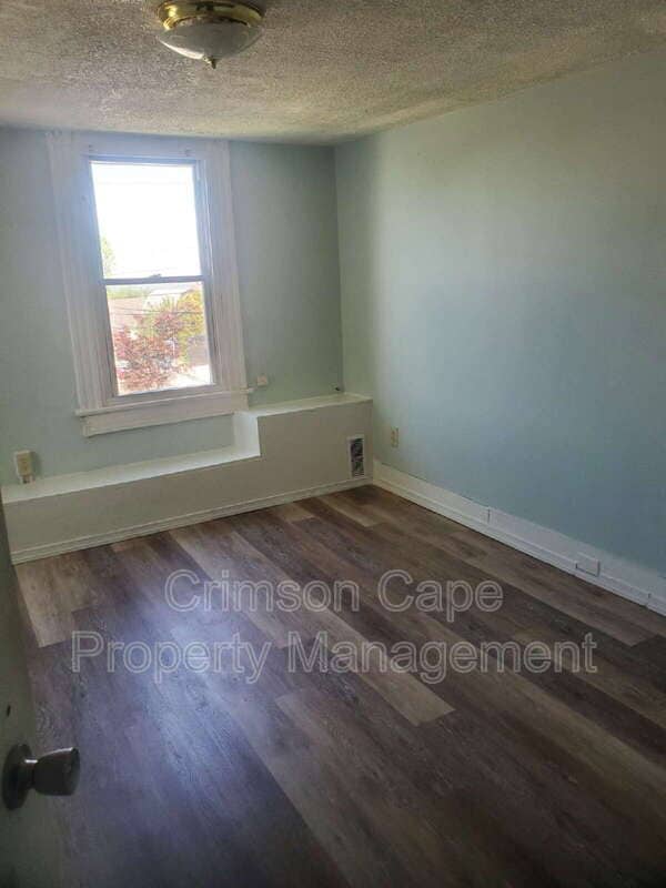 Photo - 108 Grove St Unit 2nd Fl