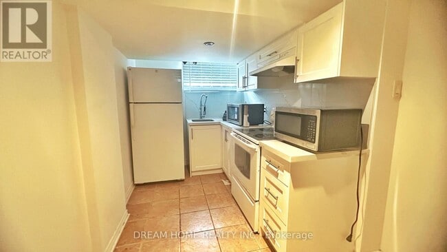 Photo - 83 Cornwallis Dr