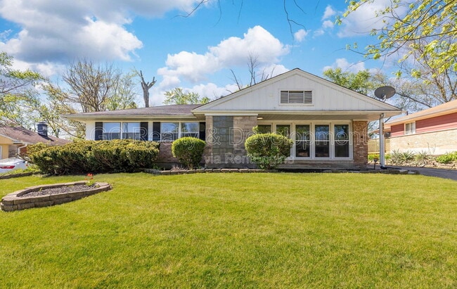 Building Photo - 111 Nashua St