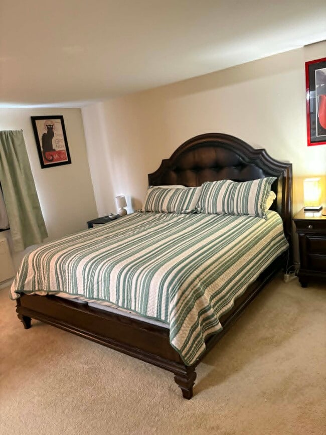 Photo - 2415 East Ave Unit 4