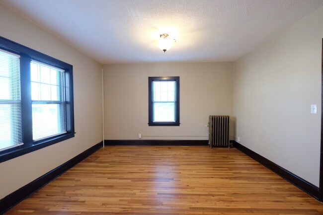 Photo - 451 Fairview Ave N