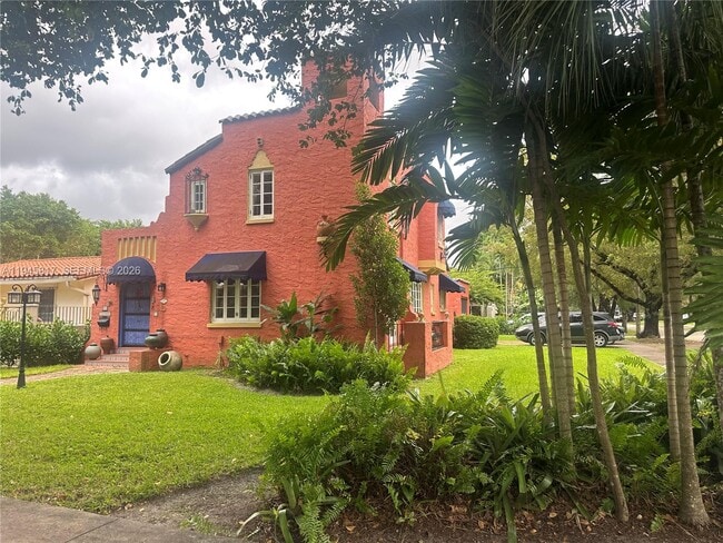 Photo - 915 Ferdinand St