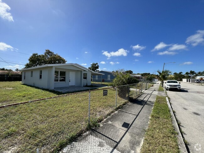 Building Photo - 728 El Vedado Rental