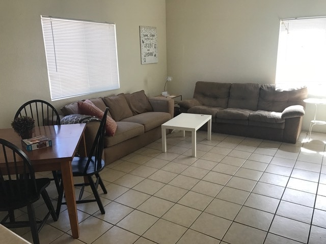 Huge living space - 1415 E Lee St Unit Front House