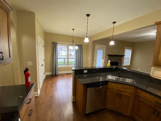 Photo - 660 Richards Dr