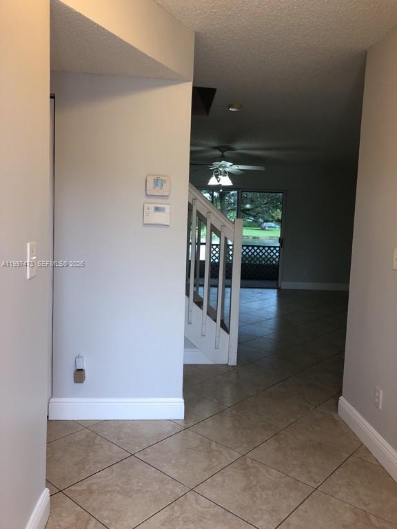 Photo - 571 208th Cir