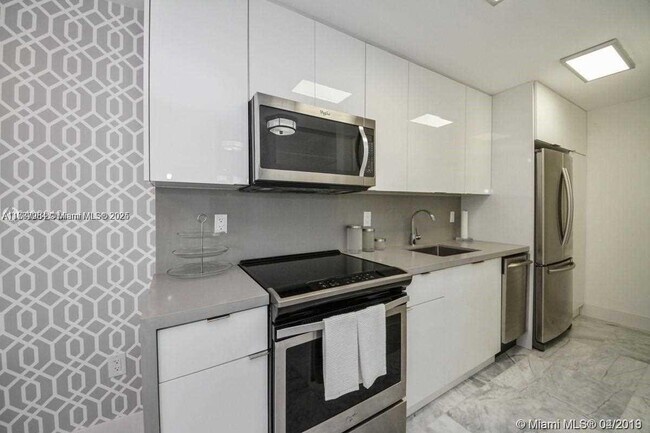 Photo - 1255 Collins Ave Unit 507