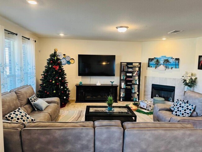 Photo - 16614 Brogan Ln