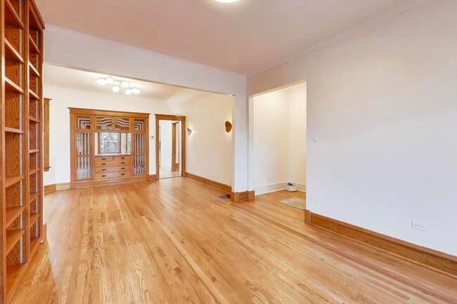 Photo - 2241 W Eastwood Ave Unit 1