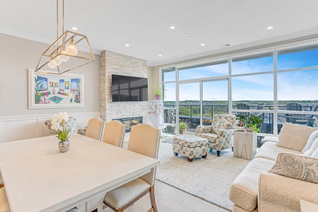 Photo - Luxury 3 Bdrm Condo for Rent in NorthLink * Parking * Storage * 10th Floor Views Unit 1003