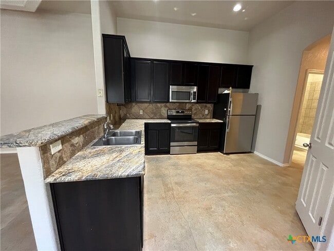 Building Photo - 268 Rosalie Dr