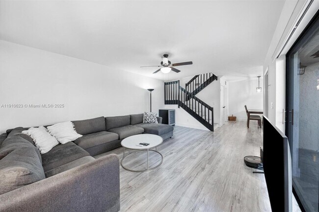 Photo - 11913 SW 11th Ct