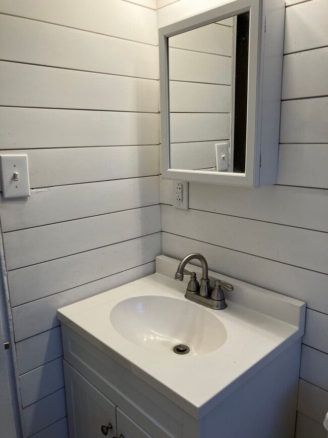 Photo - 1912 Able St